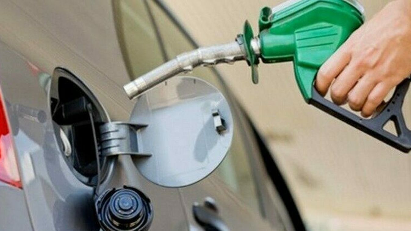 Hatalmasat zuhan a benzin ára