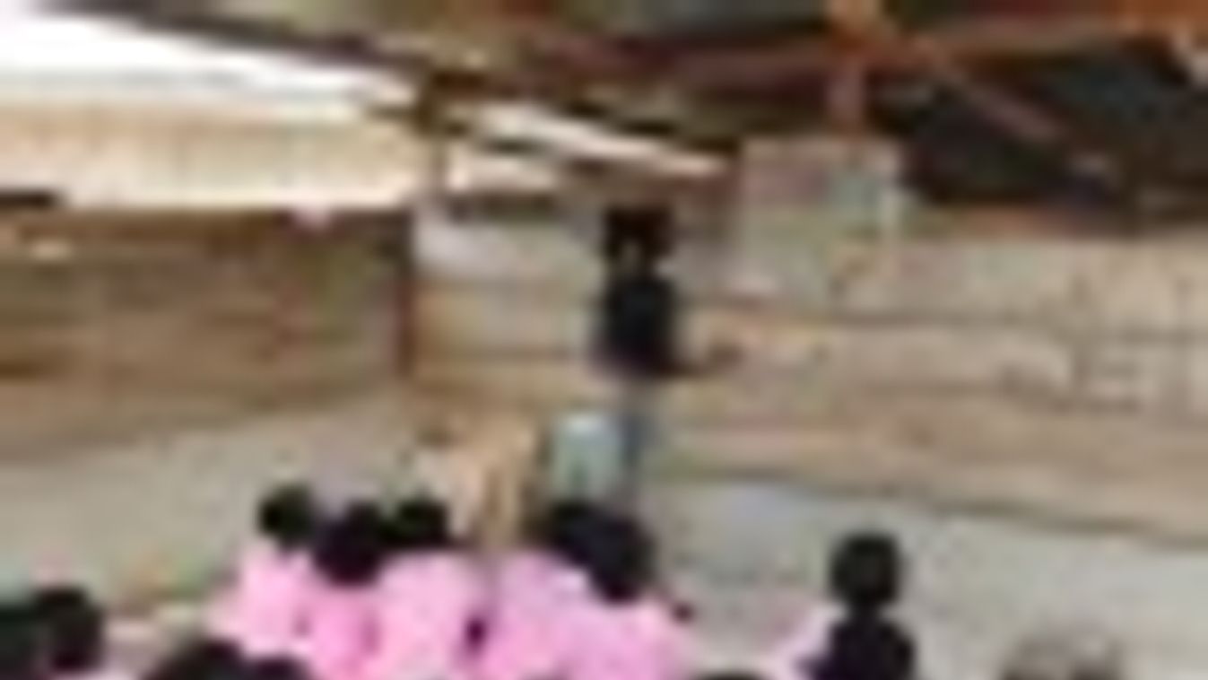 Ghánai iskolásoknak gyűjtenek tanszereket Szegeden