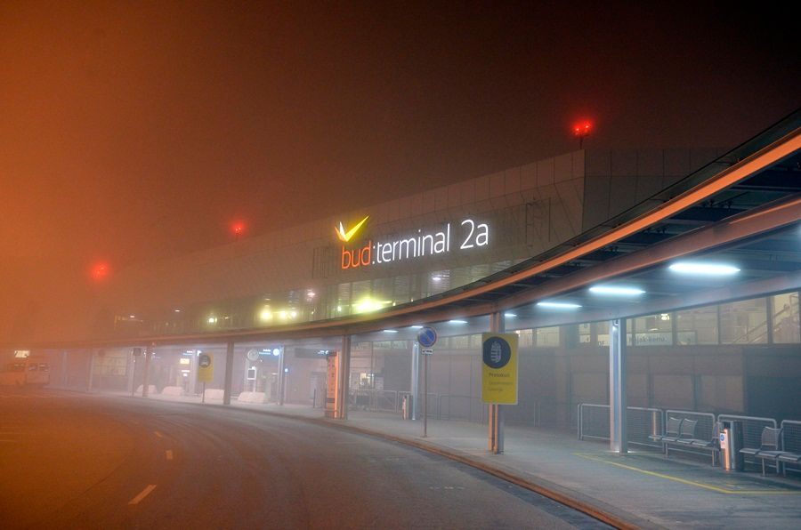 Tizennégy repülõgép nem tudott leszállni Budapesten a köd