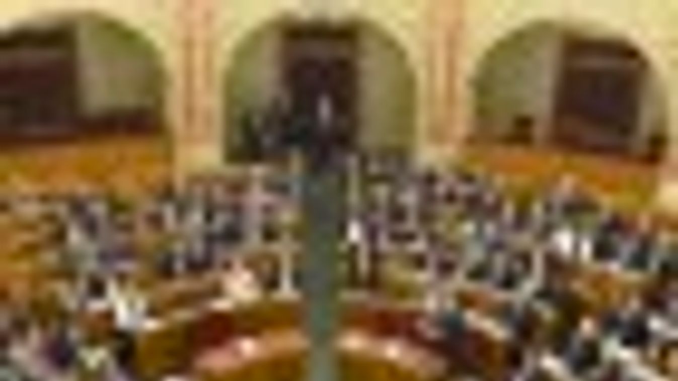 A kormányt interpellálják a képviselők az Országgyűlésben