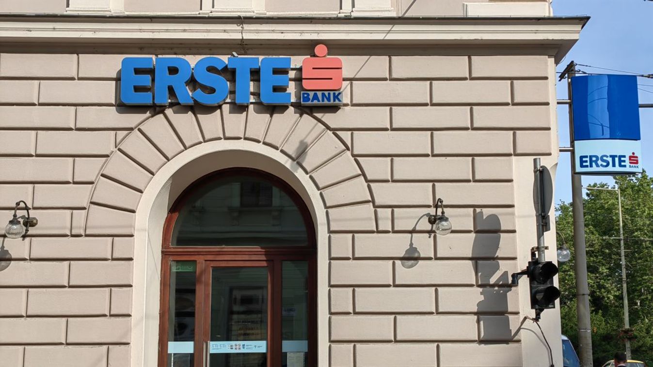 Hétfőtől újra nyitva a Széchenyi téri Erste bankfiók