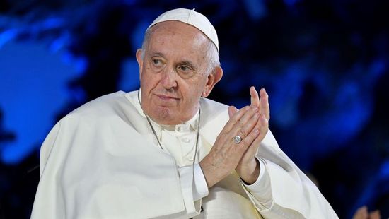 „Istennek hála, még élek” – felépülni látszik Ferenc pápa