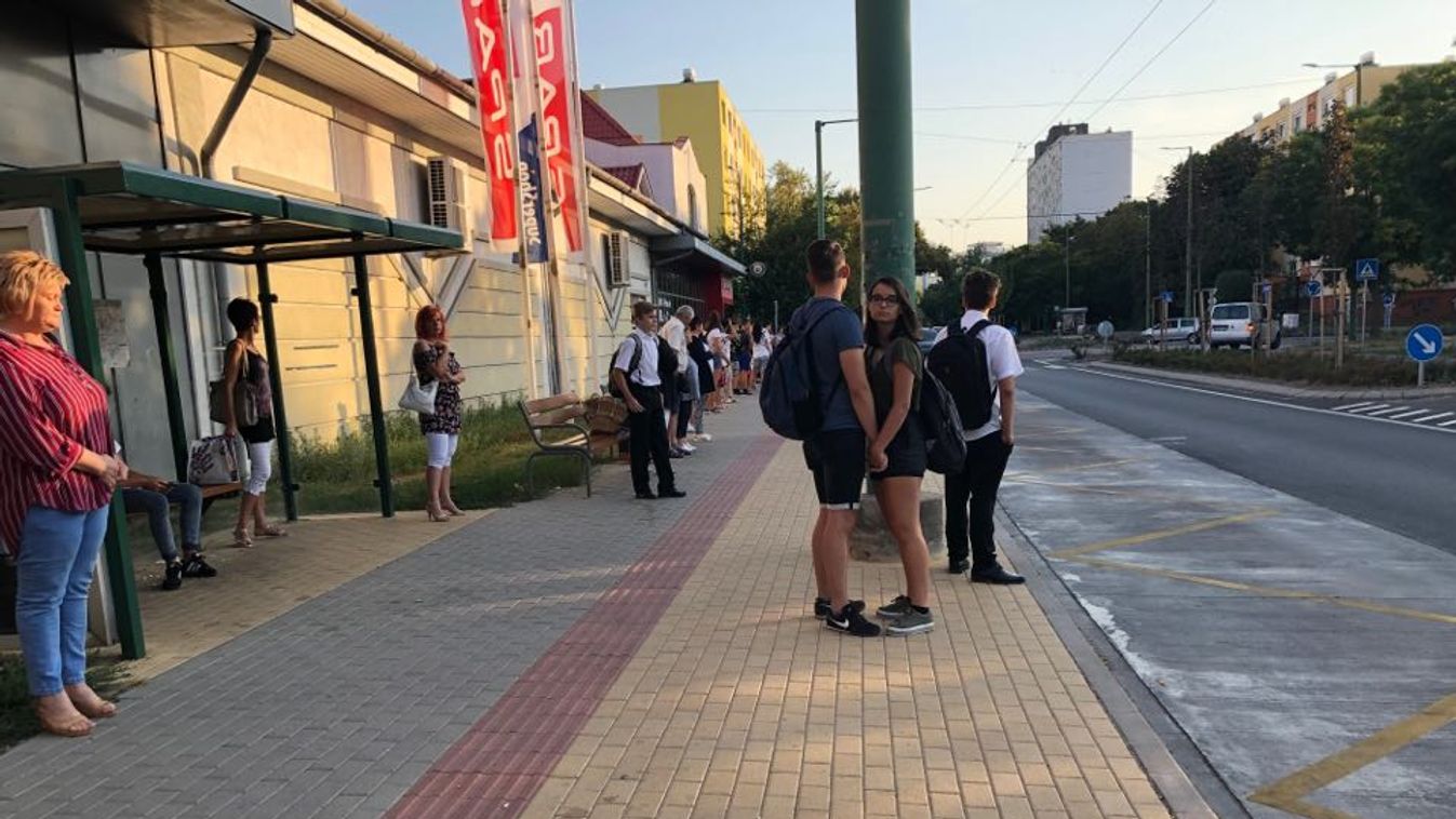 Ideiglenesen áthelyezik a domaszéki buszmegállót