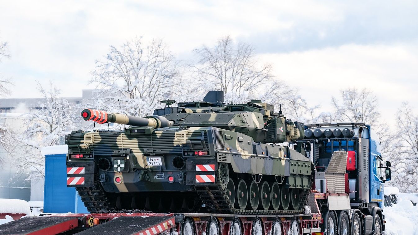 Megérkezett Magyarországra az első Leopard 2A7HU