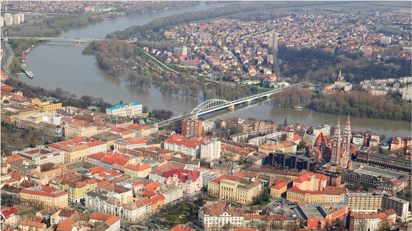 Hatalmas robbanás volt Szeged felett