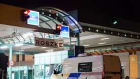 Több mint 100 milliós parfüm fogás a röszkei határon