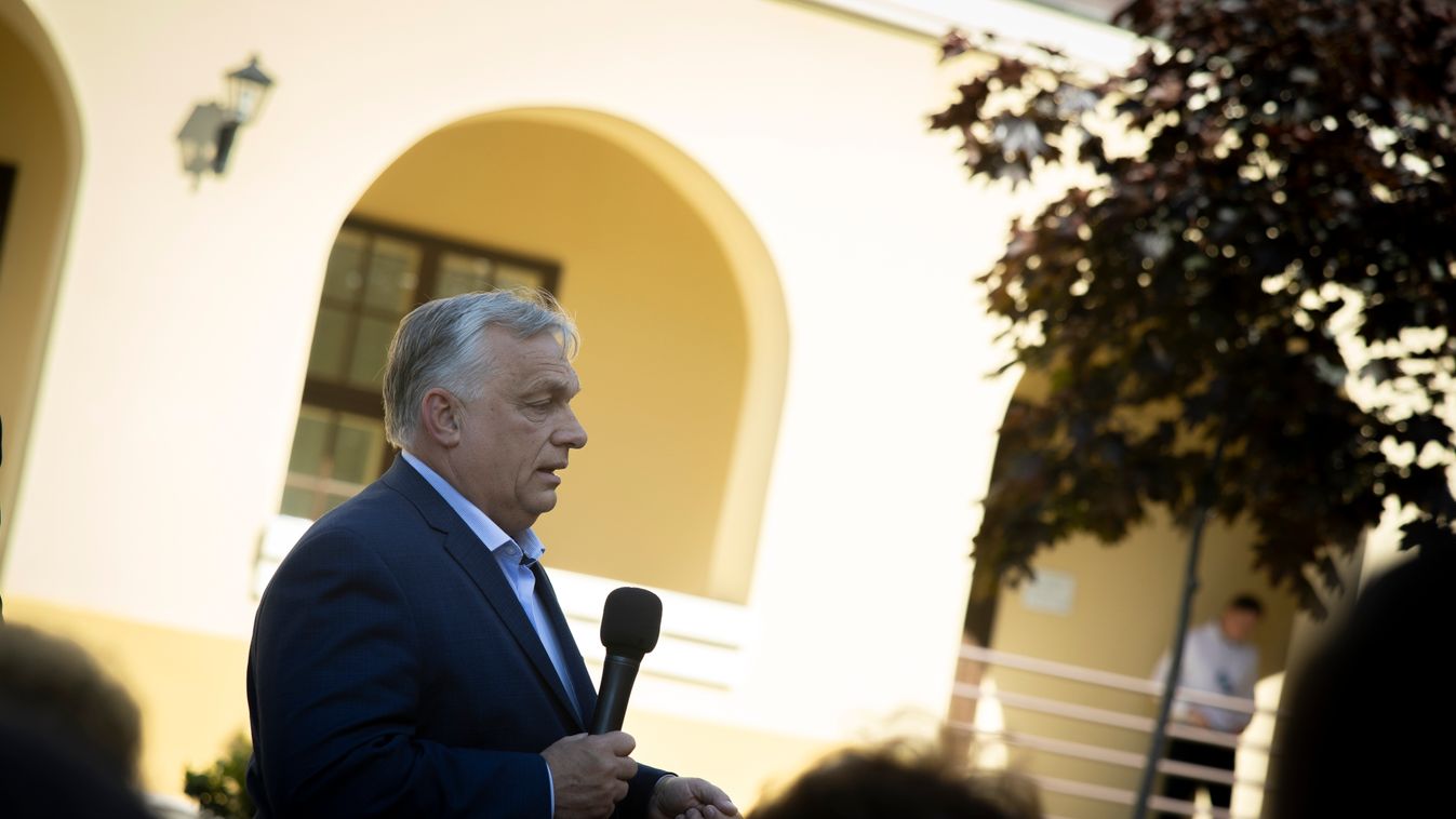  Orbán Viktor: a béke és a háború határán, borotvaélen táncol Európa