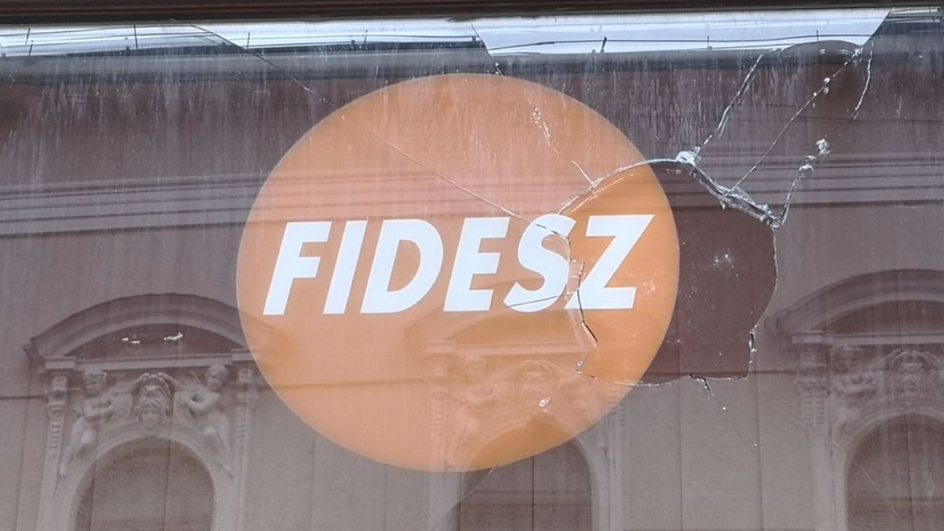 Elfogták a Fidesz-irodát megrongáló férfit
