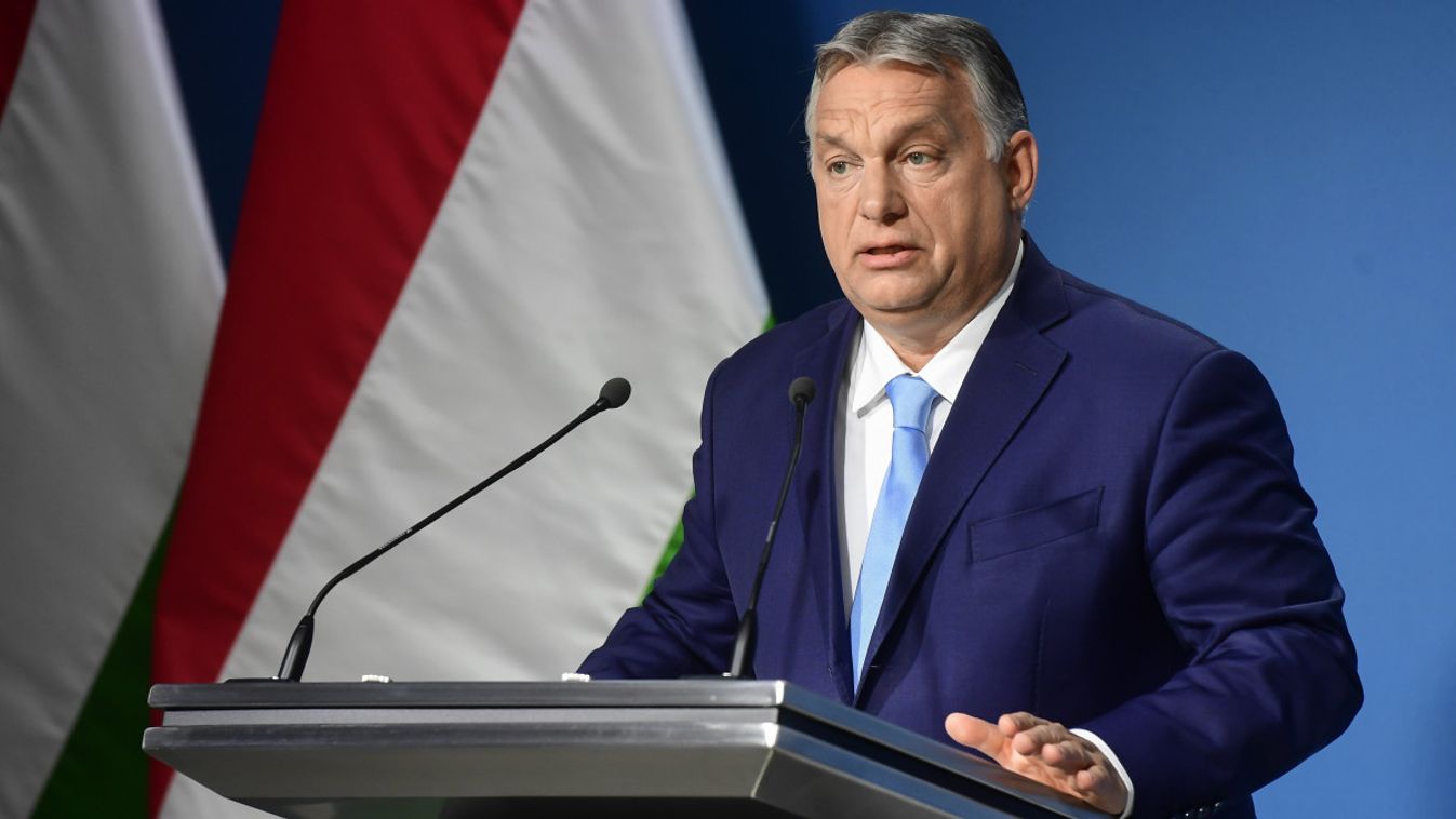 Orbán Viktor: Magyarország soha nem enged a tömeges migrációs őrületnek!