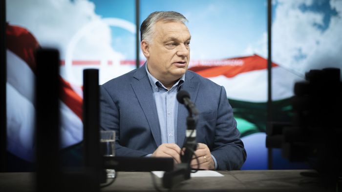 Orbán Viktor: Európa a tűzzel játszik, a béke és a háború határán ellensúlyozunk