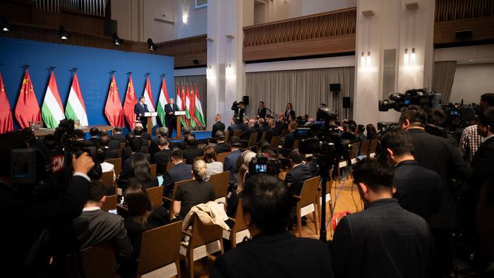 Orbán Viktor: Magyarország és Kína a béke pártján áll!