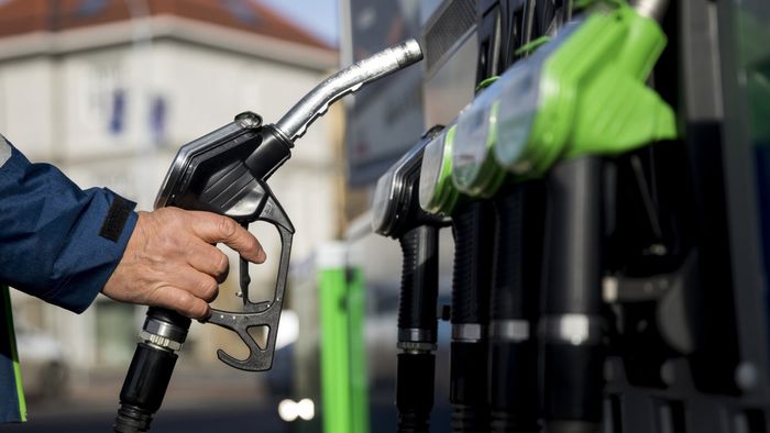 A kormány üdvözli az üzemanyagárak újabb csökkentését