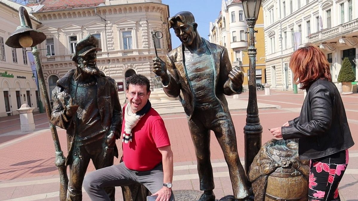 Fülig Jimmy és Piszkos Fred szobrával is lehet szelfizni Szegeden – Szeged Ma