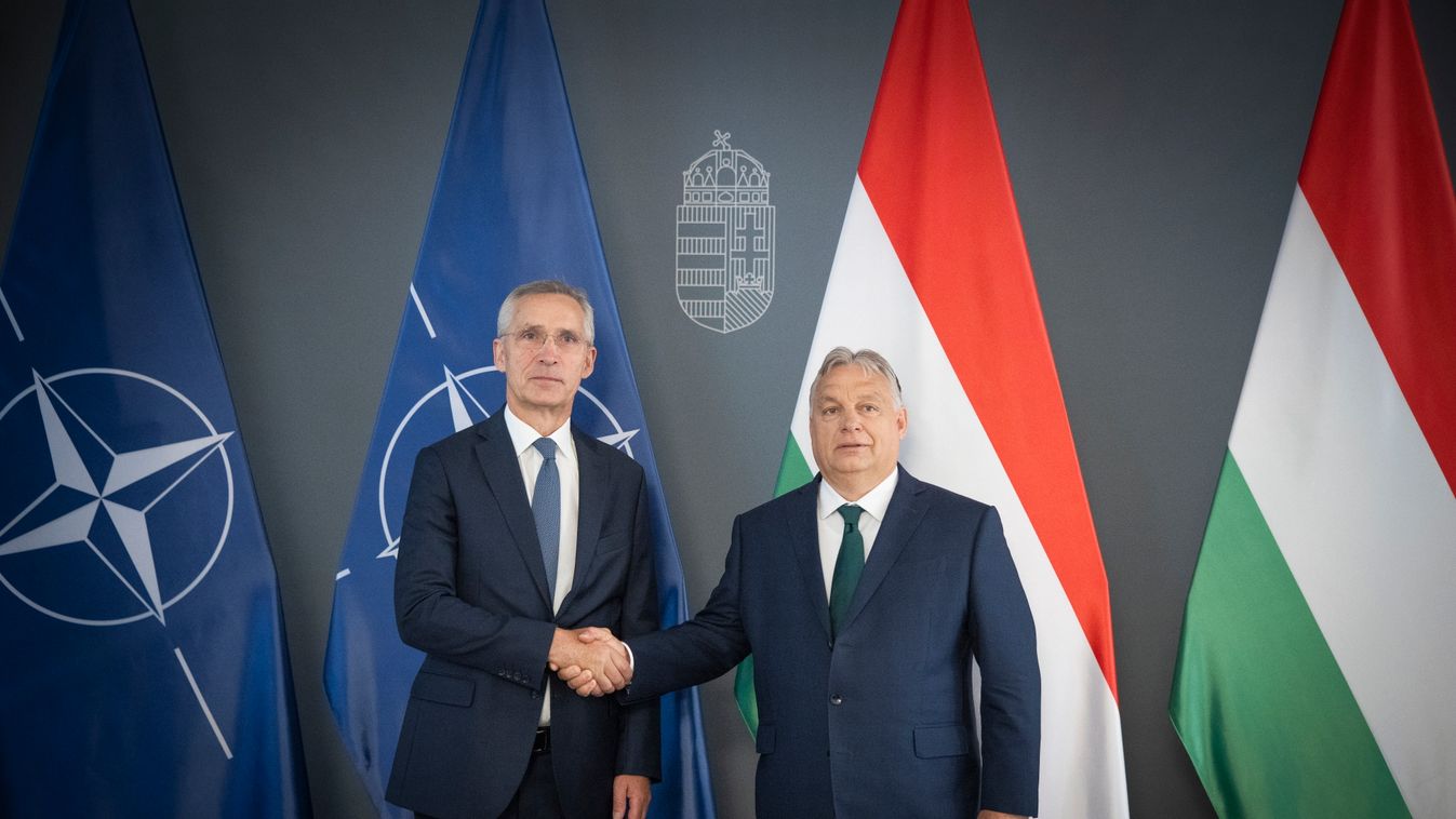 Orbán Viktor: a NATO területén kívüli katonai akció csak önkéntes jellegű lehet (Videó)
