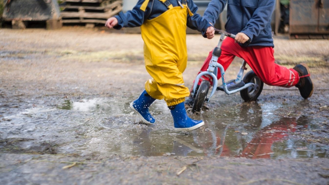 Mit lehet csinálni kisgyerekkel esős időben?