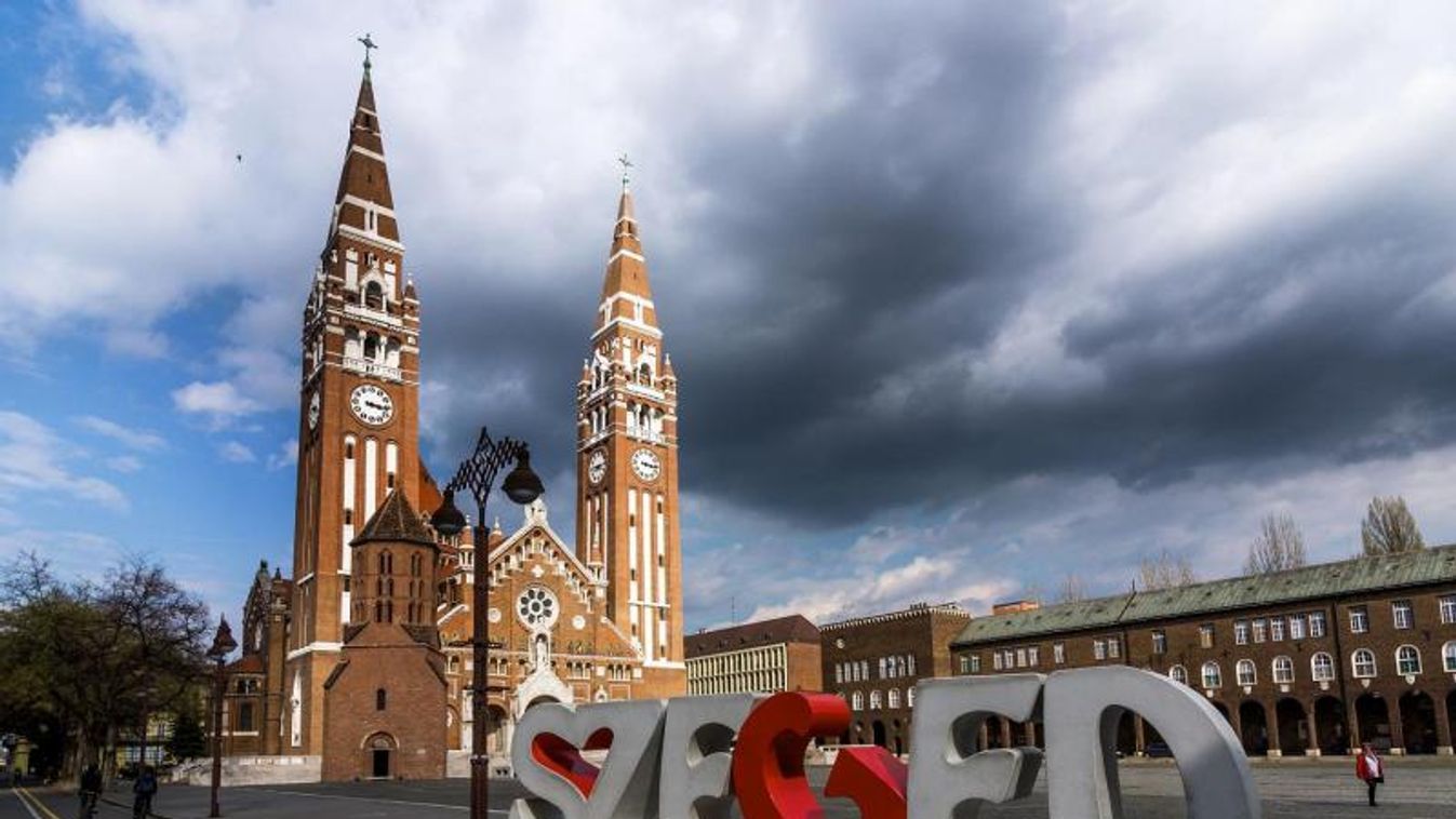 Marad a tikkasztó hőség, de Szegedre is megérkezhet a vihar vasárnap