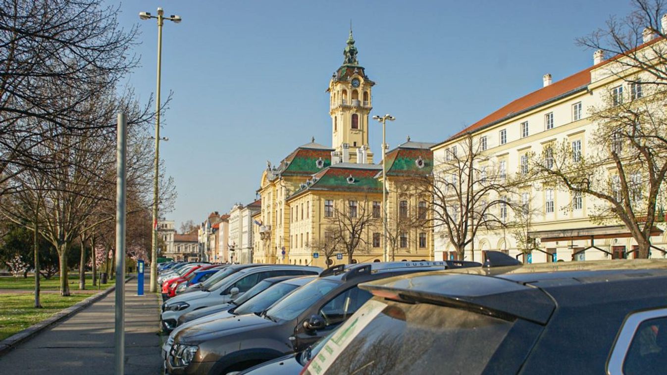 Változik a közlekedés és a parkolás a Széchenyi téren