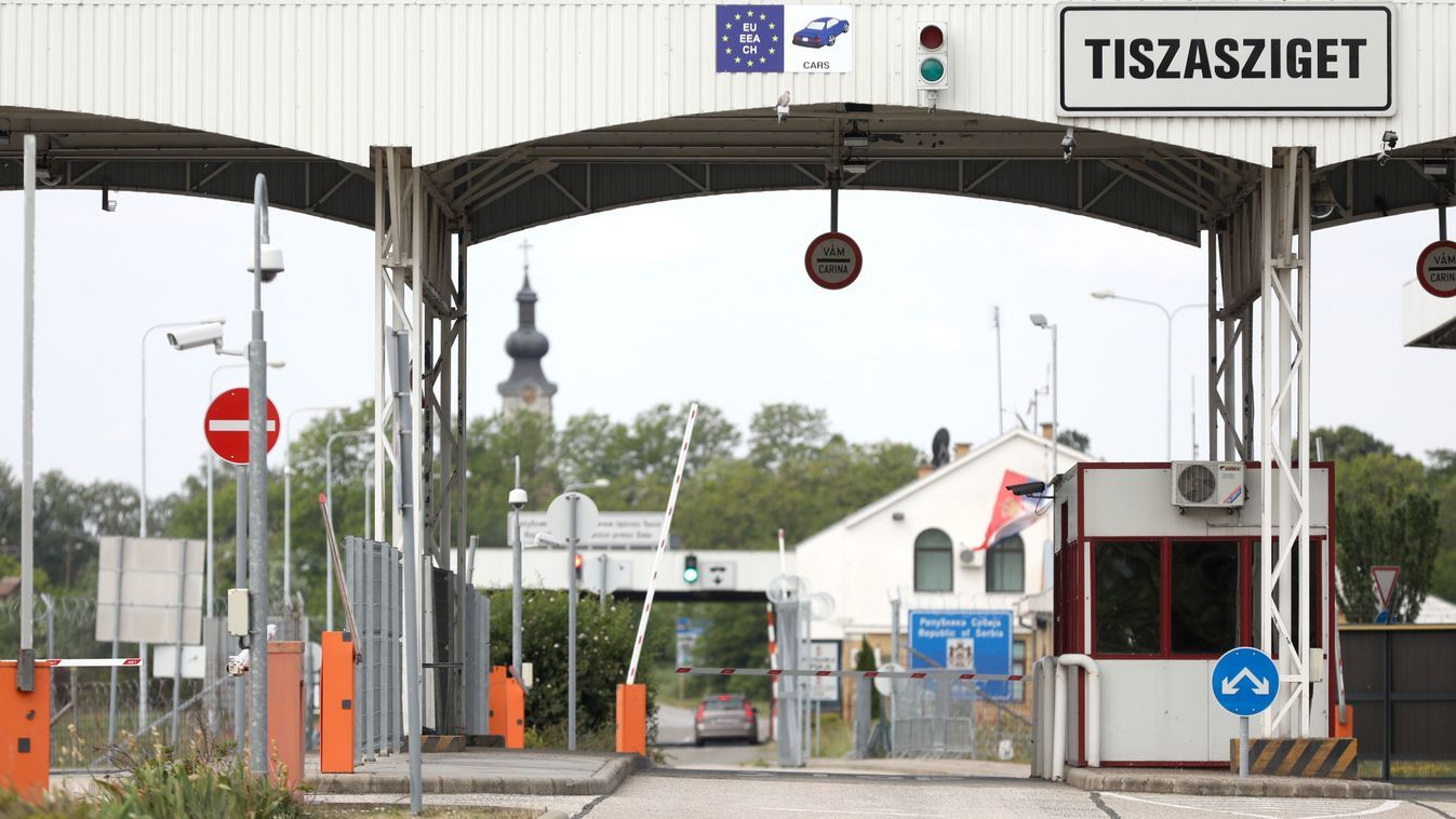 Több ezer doboz csempészcigarettát találtak Tiszaszigeten és Röszkén