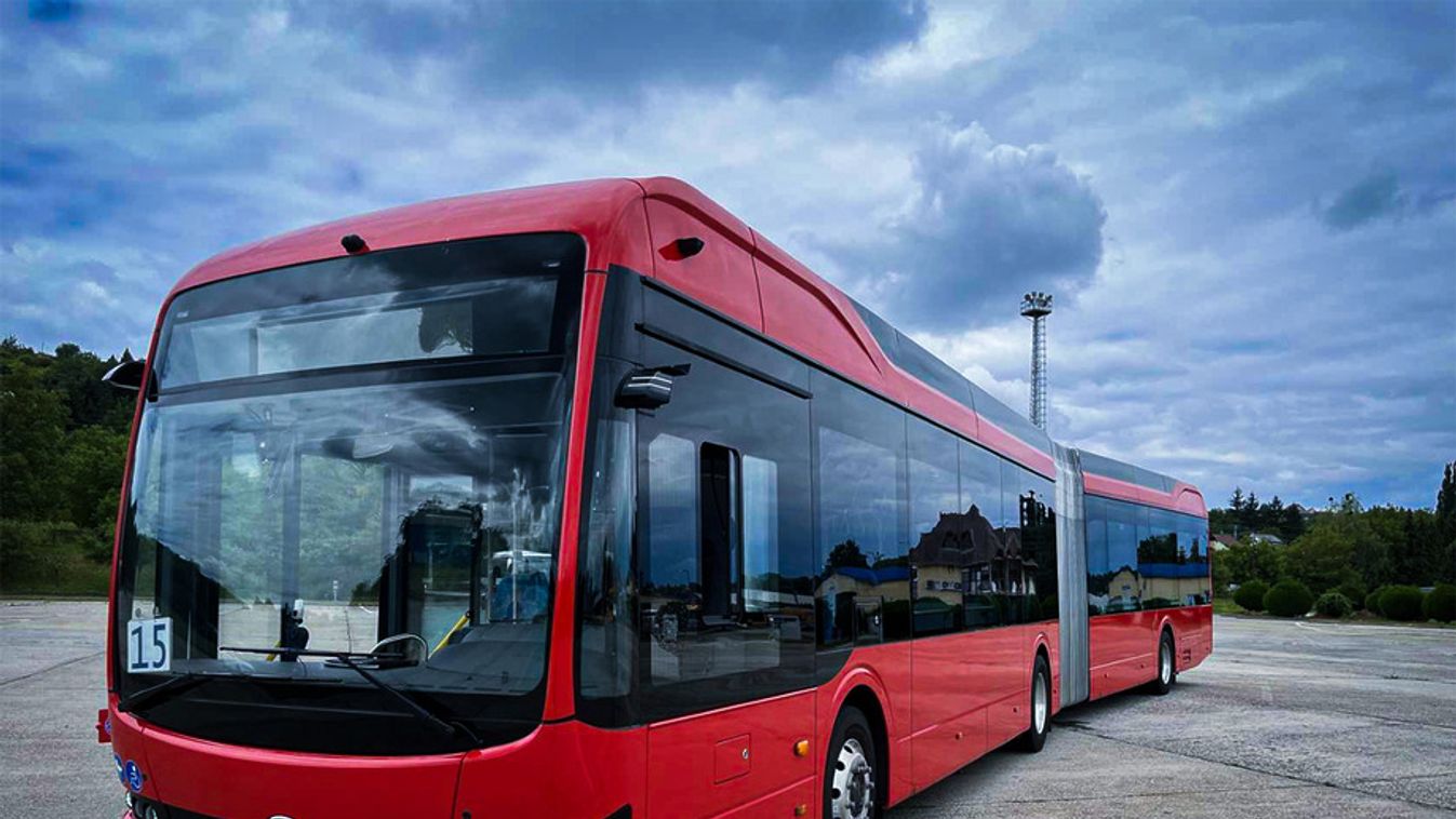 Csuklós elektromos BYD buszt tesztelnek Szegeden