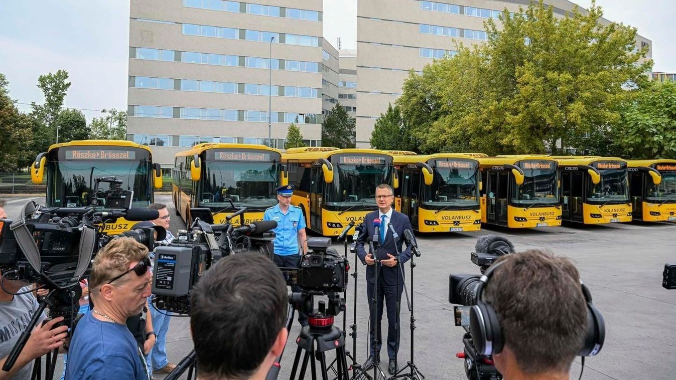 Rétvári Bence megmutatta, milyen az igazi brüsszeli kettős mérce