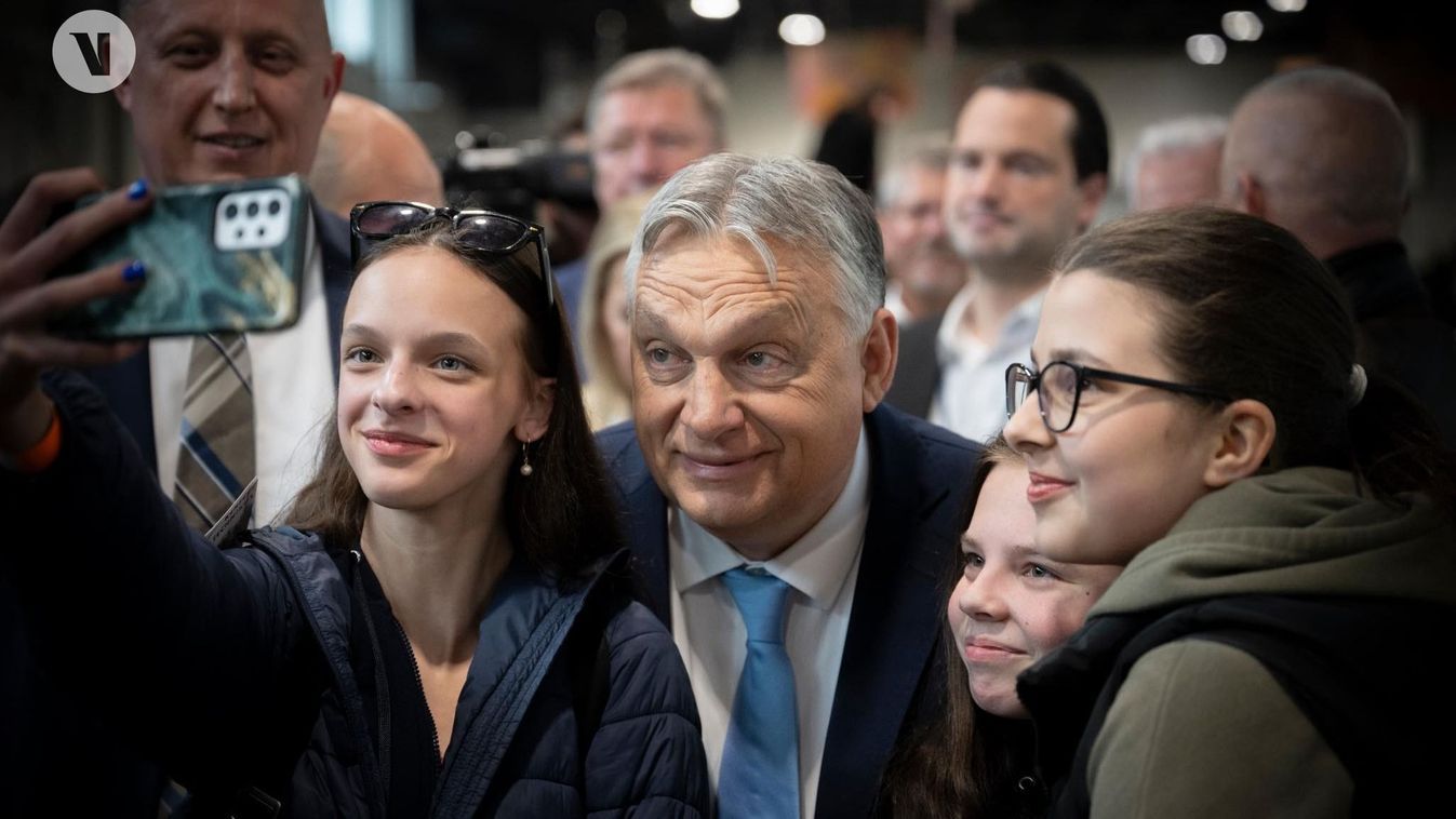 Orbán Viktor tarol a közösségi platformokon