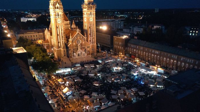 Benépesül a Dóm tér: holnap kezdetét veszi a Bor tér