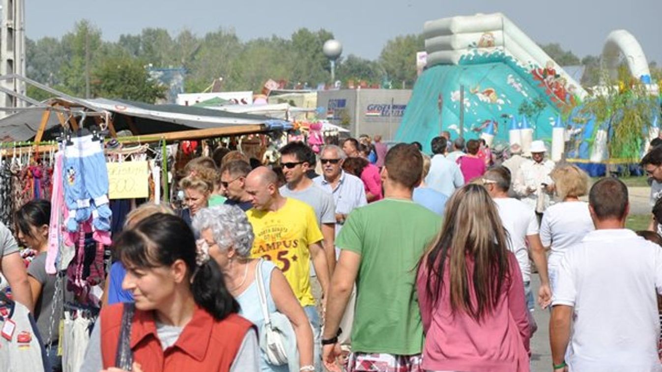 Tápai Búcsú: Hagyományőrző rendezvény a Heller Ödön Művelődési Házban