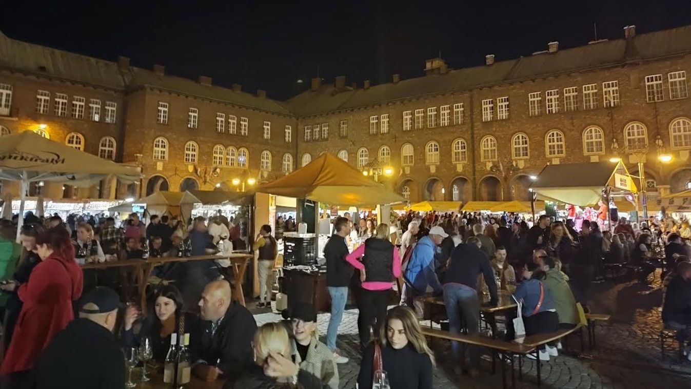 Színültig megtelt a Dóm tér a Bortér második napján (+képek)