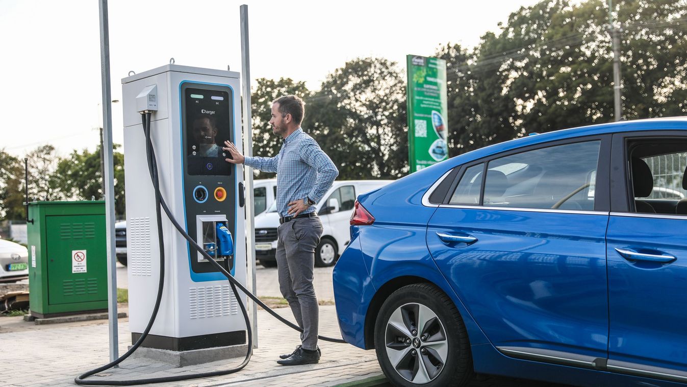 Új elektromos töltőállomásokat létesítenek a vidéki településeken