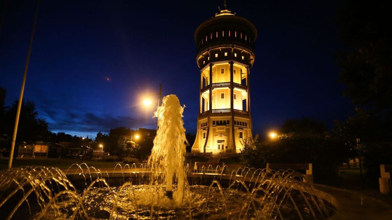 Fényfestéssel ünnepli Szeged a 120 éves Szent István téri víztornyot +videó