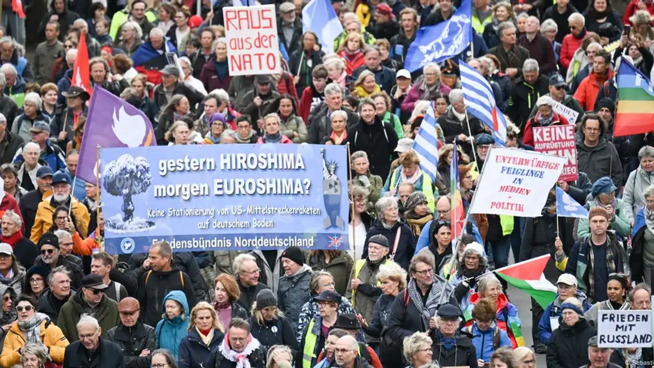 A háború azonnali leállítását követelték Berlinben a tüntetők