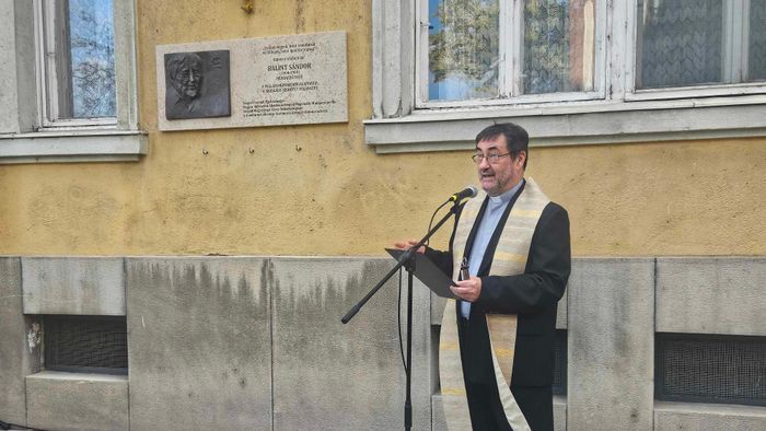 A "legszögedibb szögedi" emléktábláját avatták fel Szegeden +képek