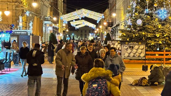 Karácsonyi meseországgá változott Szeged belvárosa +fotók +videók