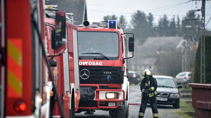 Szegeden is riasztották a a katasztrófavédőket a vihar miatt