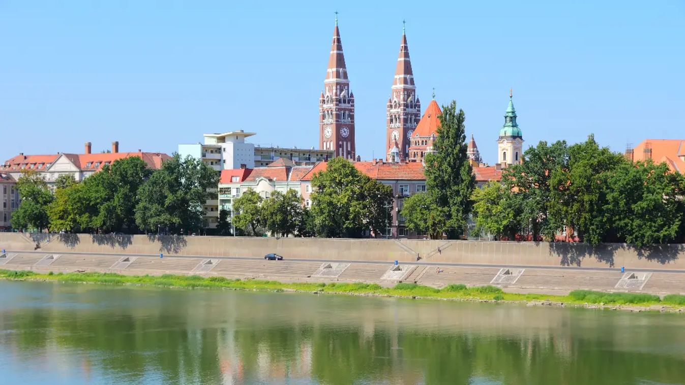 100 éve Szeged: A Dómot eltakaró építkezéseket kritizálták