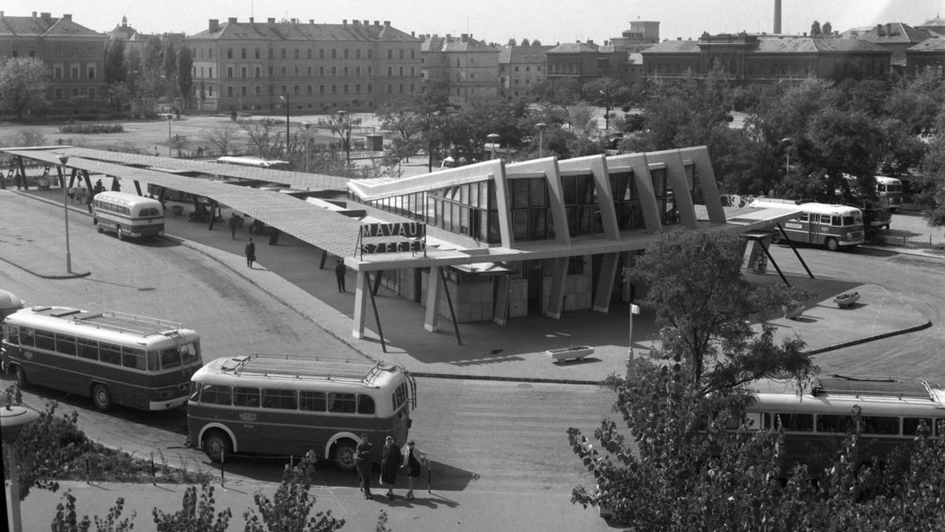 Napra pontosan 59 éve adták át a Mars téri buszpályaudvart +fotók