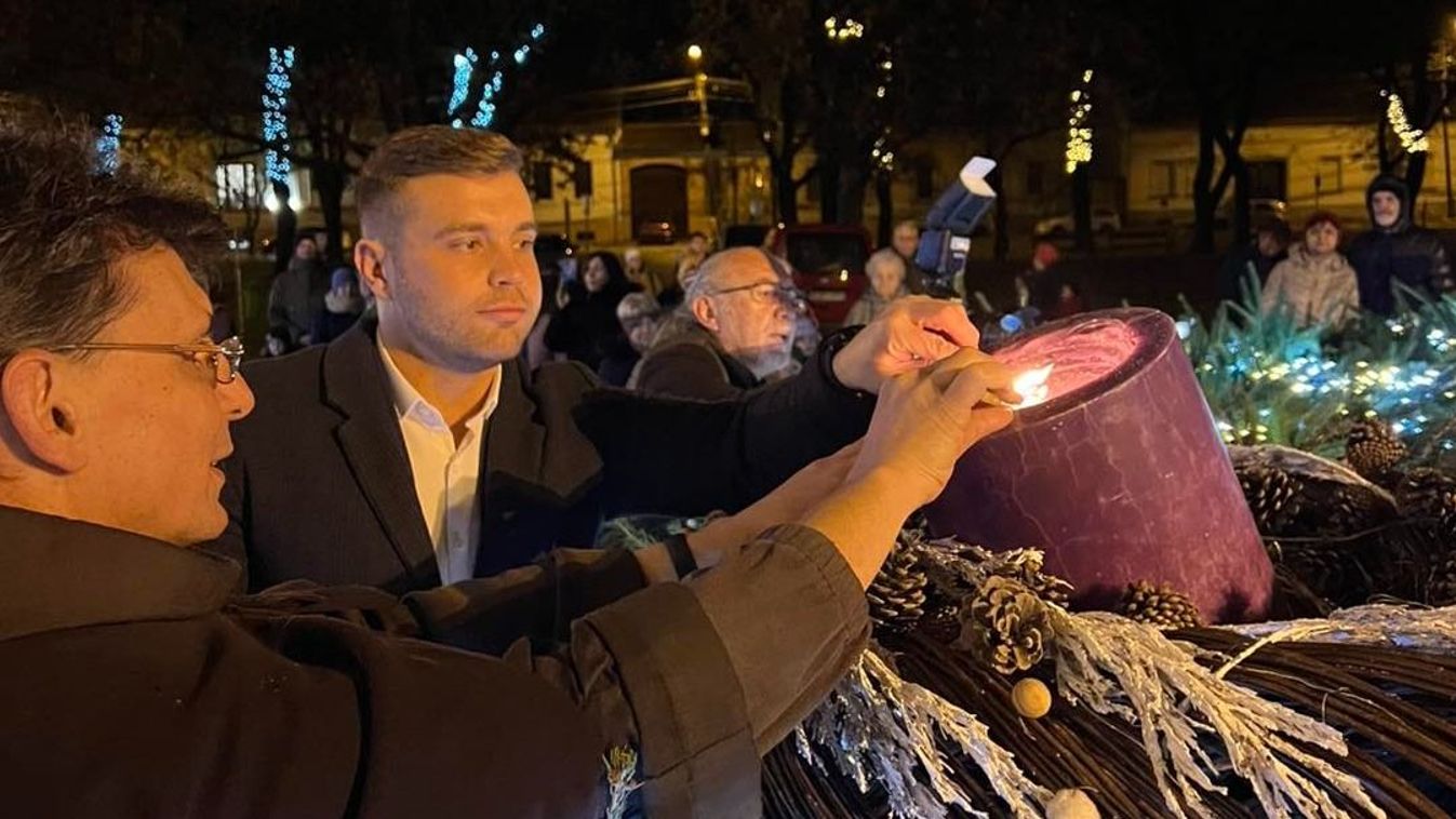 Meggyújtották az első adventi gyertyát, a Hit gyertyáját