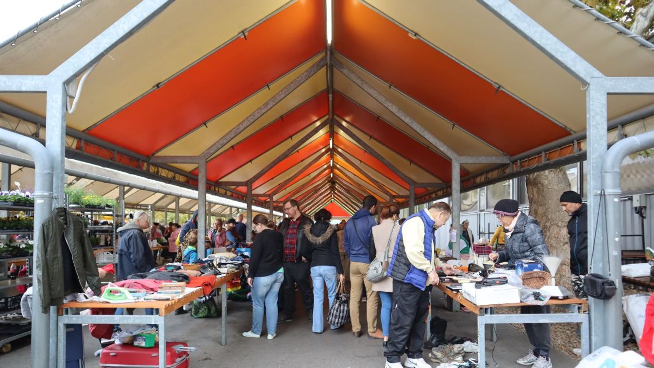 Ismét használtcikk-börzét tartanak a Mars téren