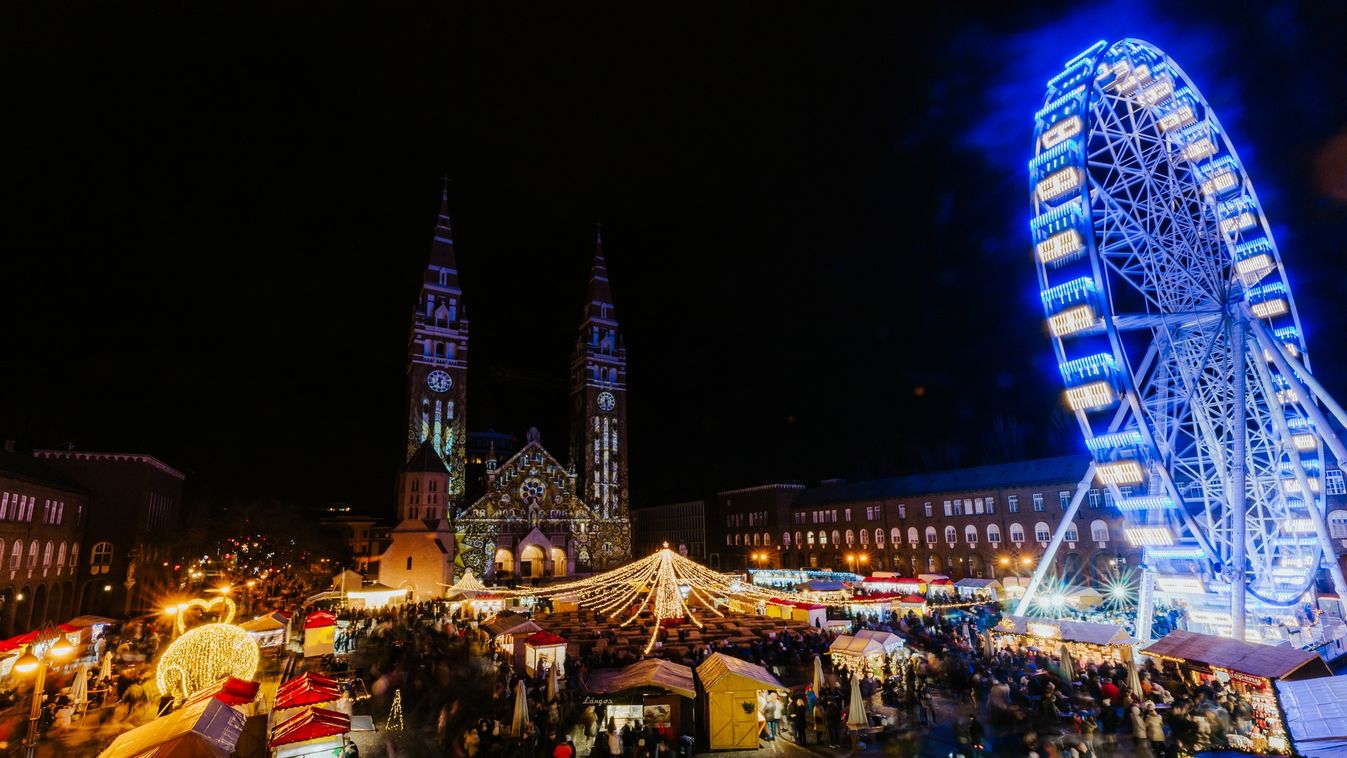 Zsúfolt volt az adventi hangulatú Dóm tér szombat este