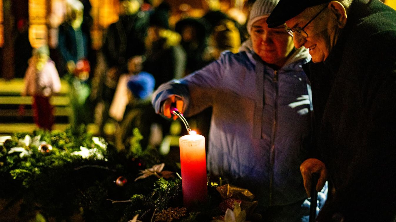 Kiskundorozsmán is meggyújtották az adventi koszorú harmadik gyertyáját