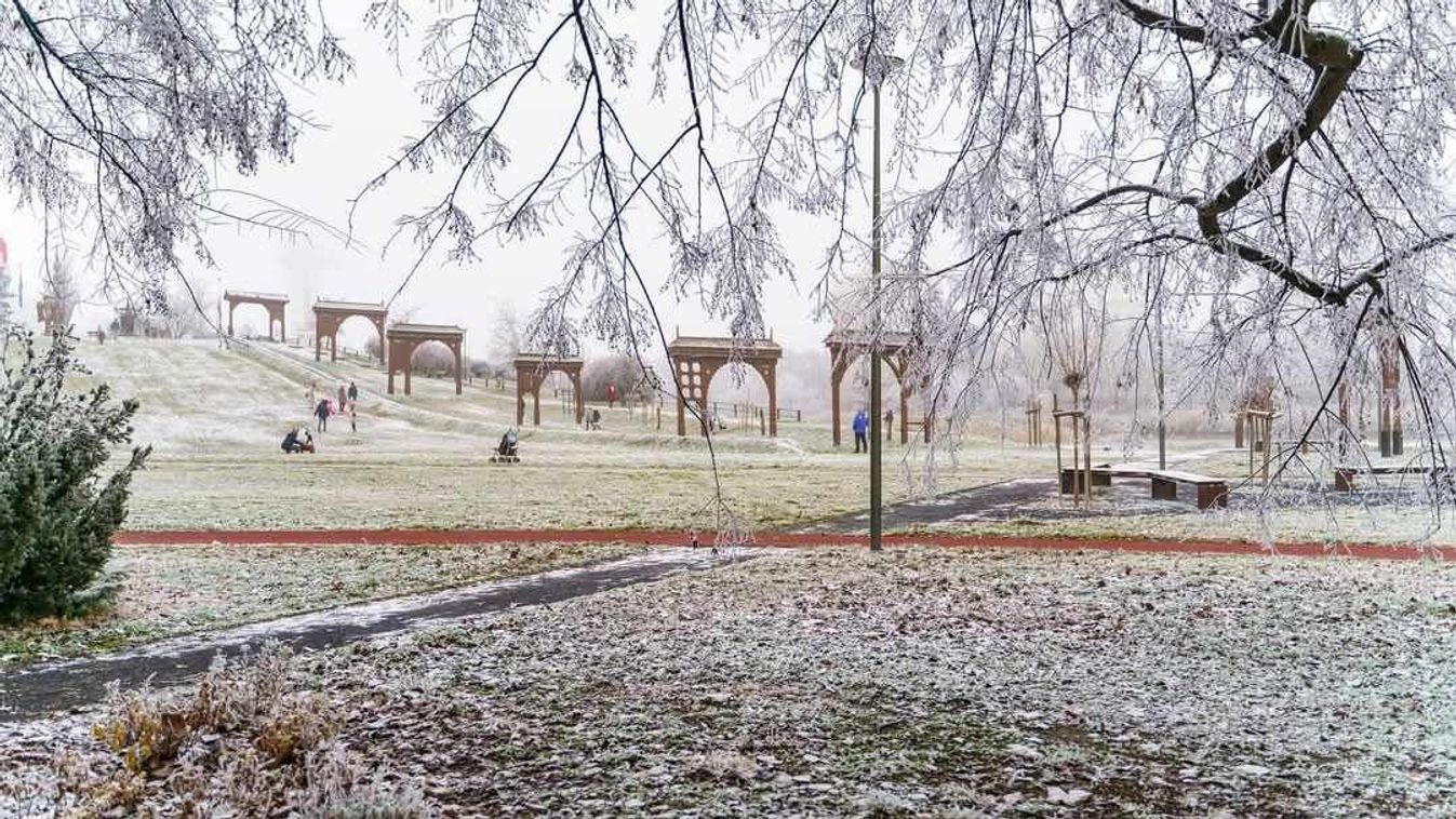 Télies hangulatba öltözött Szeged az újév első napján +fotók