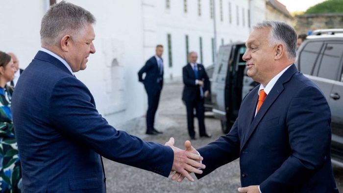 Orbán Viktor az energiabiztonságról és Ukrajnáról is tárgyal Pozsonyban