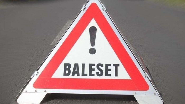 Baleset Szegeden: Volvo tarolt lámpaoszlopot