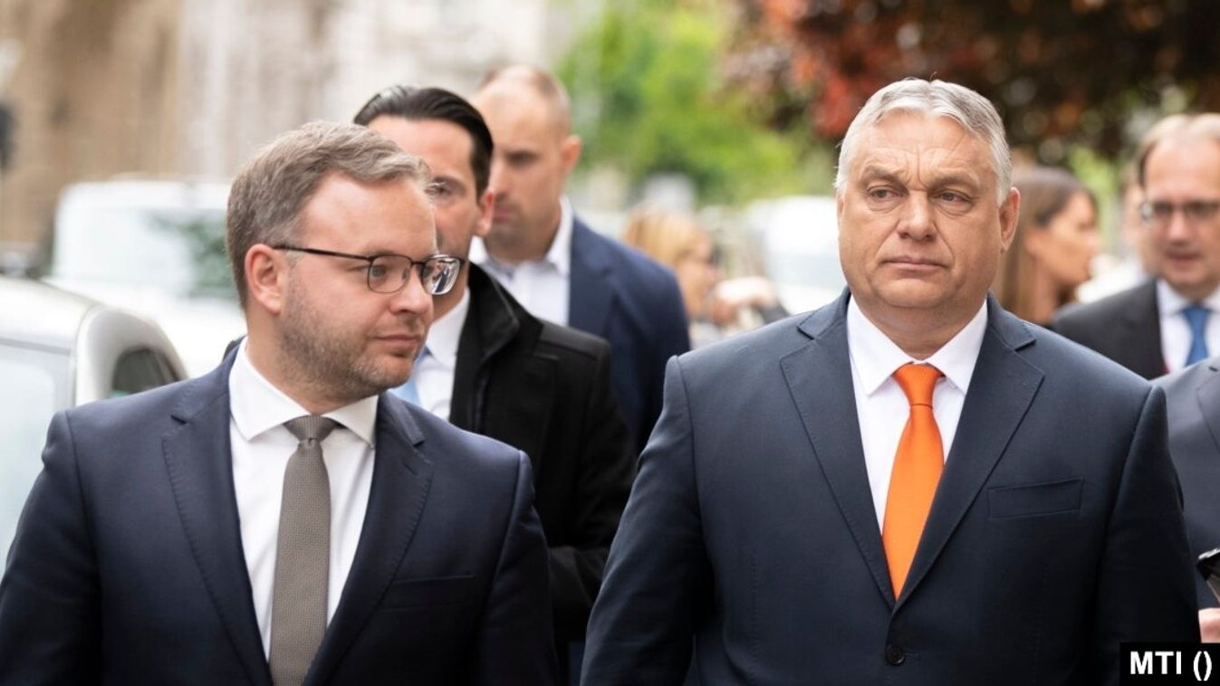 A politikai igazgató szerint "minden Orbán Viktor forgatókönyve szerint alakul"