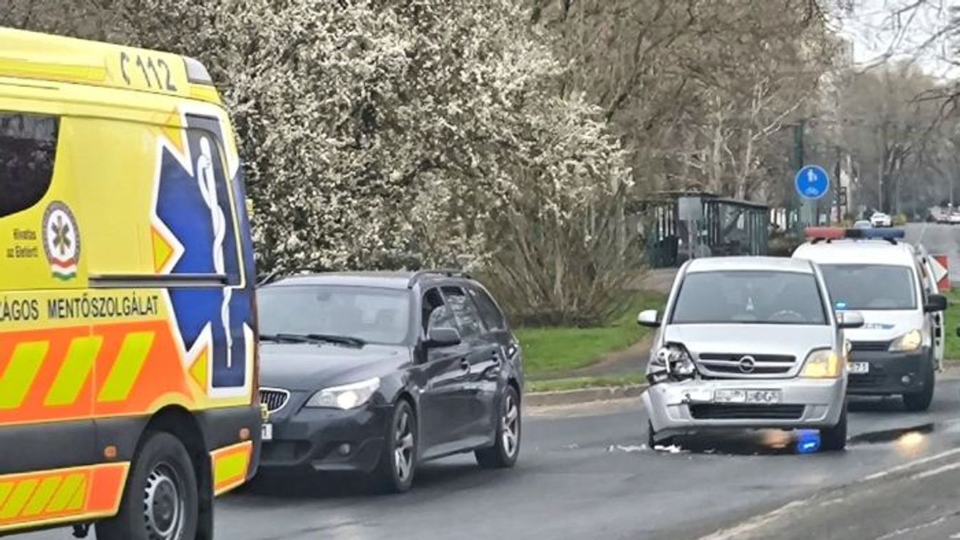 Újszegeden baleset bénítja a közlekedést