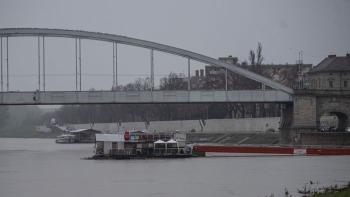 Lassan emelkedik a Tisza vízszintje Szegednél