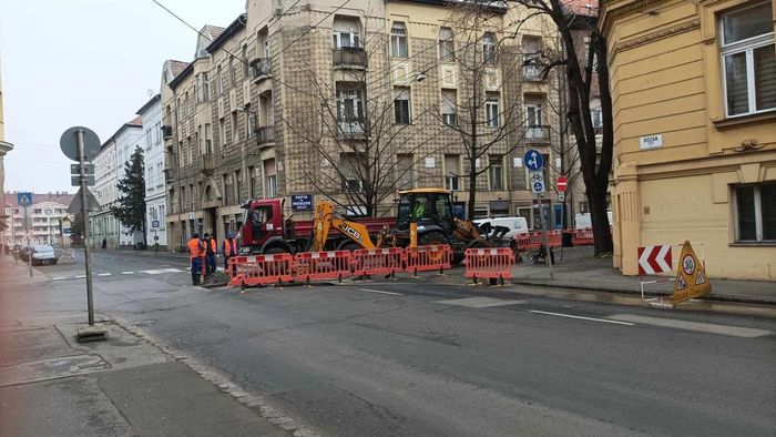 Áthelyeznek hétfőn egy megállót Szegeden