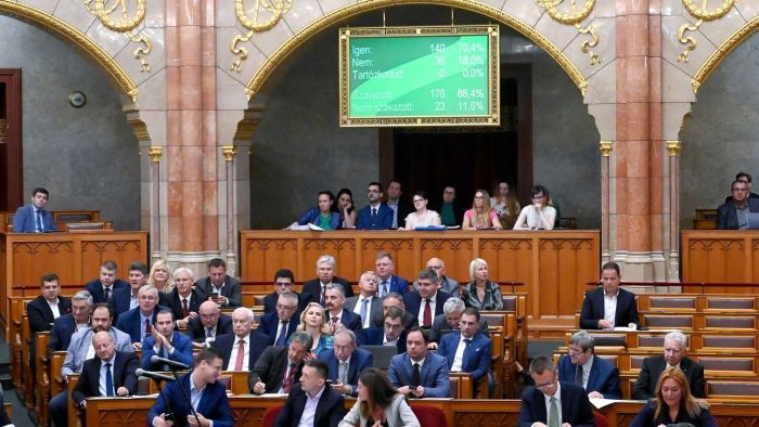 Elfogadta a parlament: a jövőben nem lehet pride-ot tartani Magyarországon