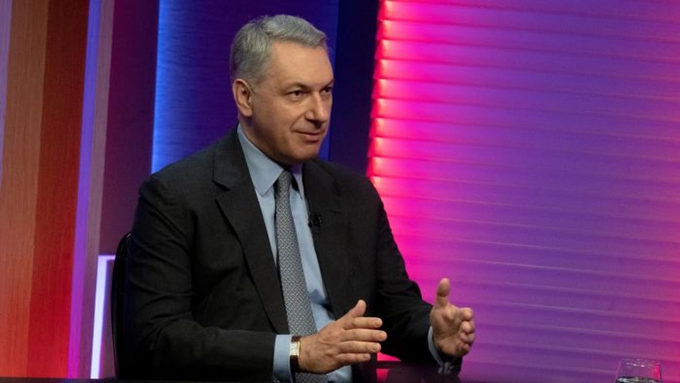 Lázár János: Magyar Péternek csak a hatalom számít +videó
