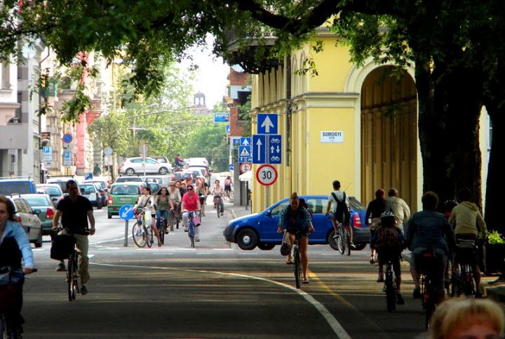Szegeden is gyakori a kerékpárosok és motorosok által elkövetett szabályszegés.